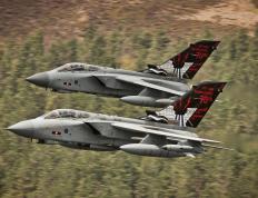 开云体育在线-足球场上的维尼修斯时刻，芬兰男篮用单节拉开诠释团队暴力美学