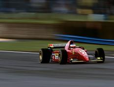 开云体育官网-姆巴佩爆发闪耀欧洲足坛，塞维利亚强势冲垮比利亚雷亚尔登顶西甲