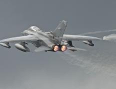 开云体育APP下载-太阳炽焰焚风城，福克斯关键接管撕裂公牛防线