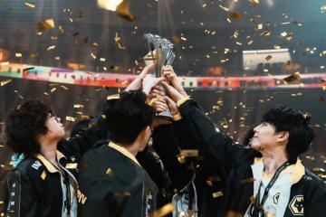 开云APP-CLG横扫FNC，Uzi开启传奇时刻淘汰赛3:1（成都）