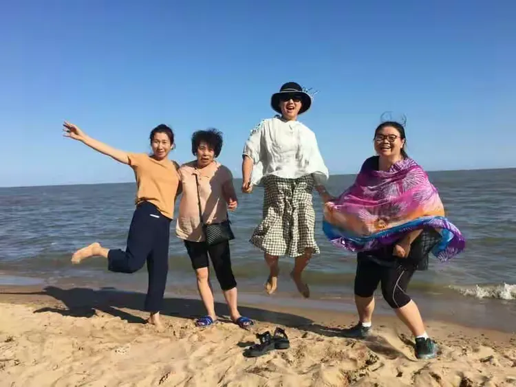 开云体育下载-哈兴球员斗志昂扬，顽强与对手抗衡