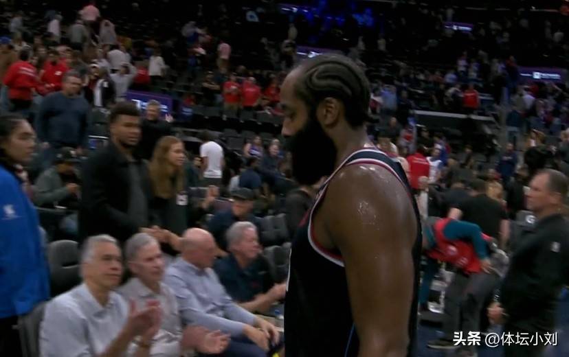 开云APP-NBA球员在比赛中举动失当，引发公愤