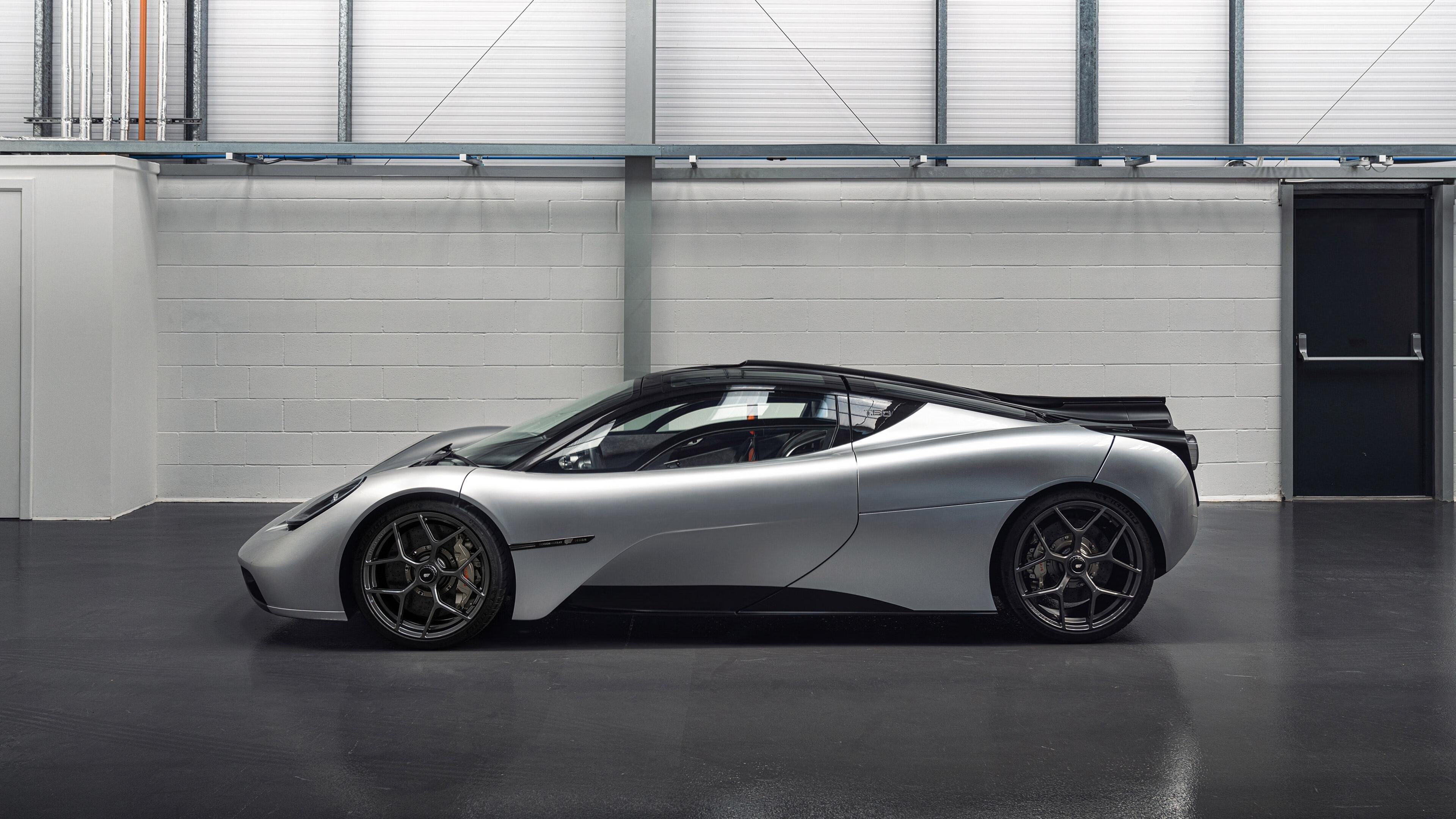 开云体育入口-篮球与足球的碰撞，NBA季后赛焦点战与荷兰斩落奥地利的激情之夜