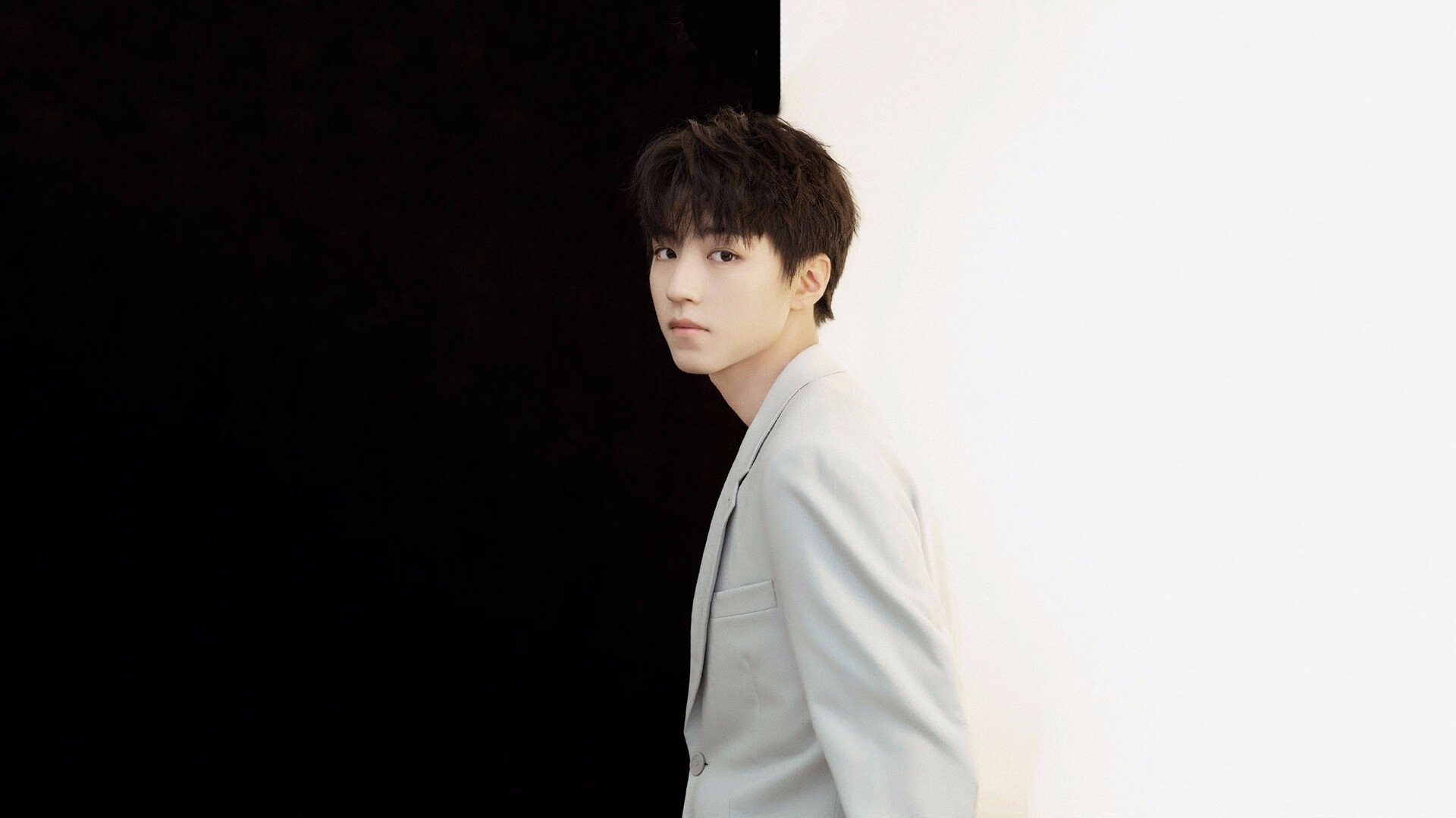 开云体育APP下载-挪威神锋鏖战里昂，马丁内利在欧冠淘汰赛的封神之夜