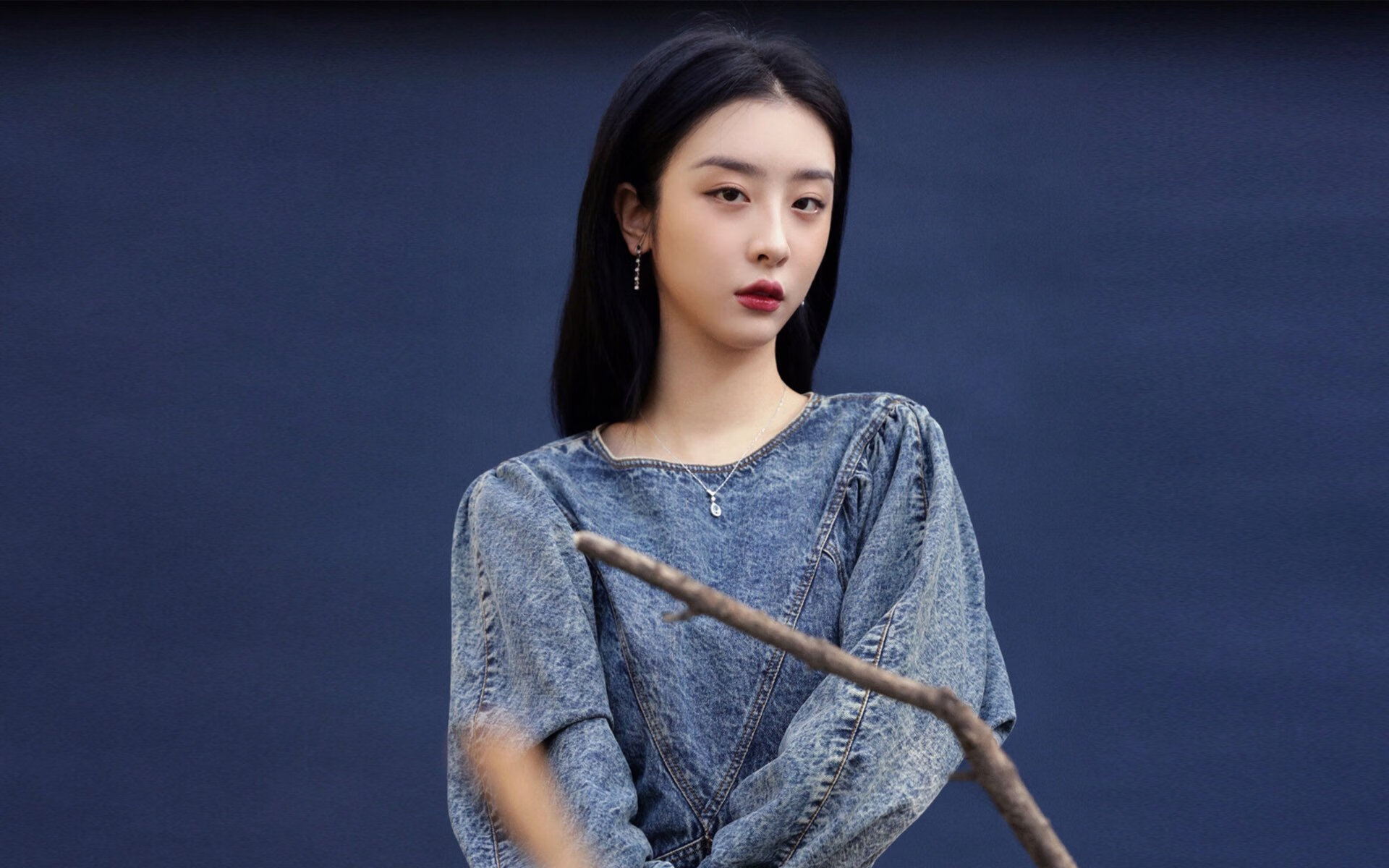 开云官网-南美飓风席卷诺坎普,欧冠半决赛上演厄瓜多尔奇迹制霸巴萨